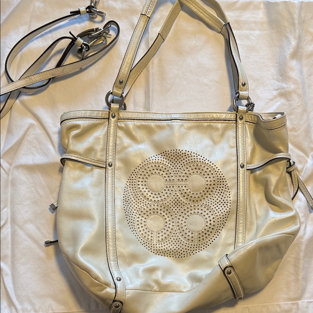 Elegant Coach Audrey Andie Cream Tote Bag